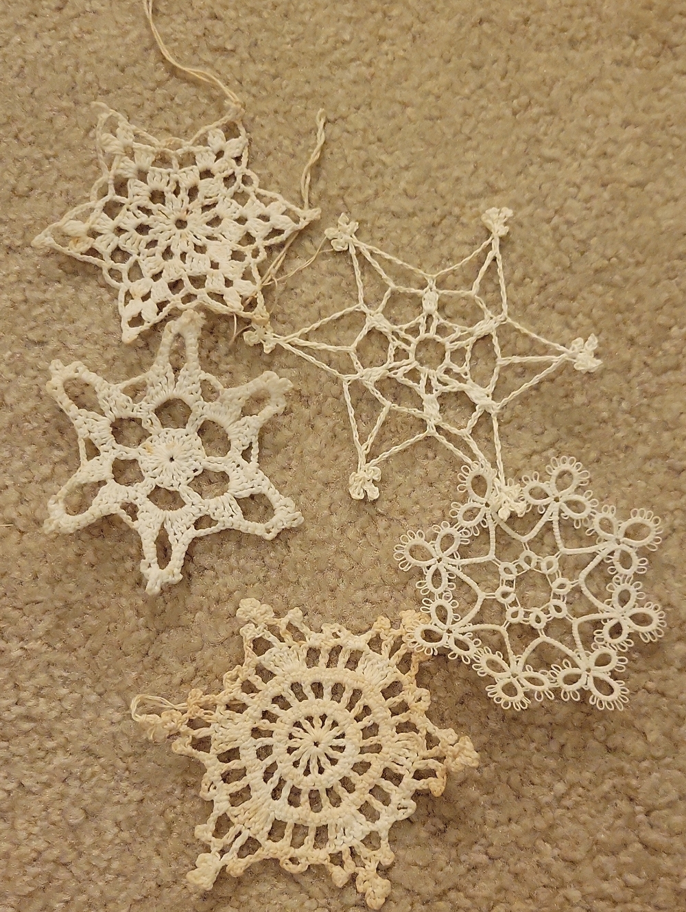 5 Pc Vtg Handmade Crochet Snowflake Ornaments X 5 - Cream